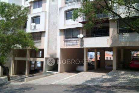 Single Room for Female In 4 BHK  In Kolte Patil Misty Moors In Undri