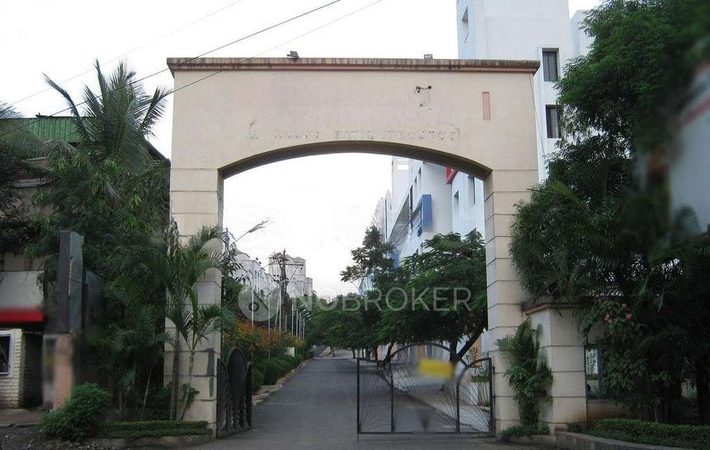 Single Room for Female In 4 BHK  In Kolte Patil Misty Moors In Undri