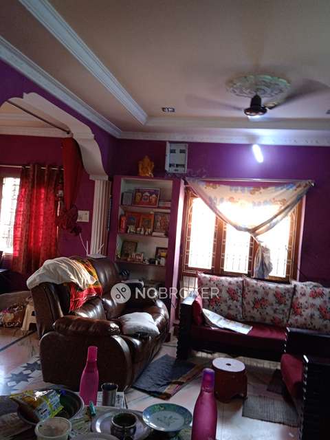 4+ BHK Flat For Sale  In Kothapet
