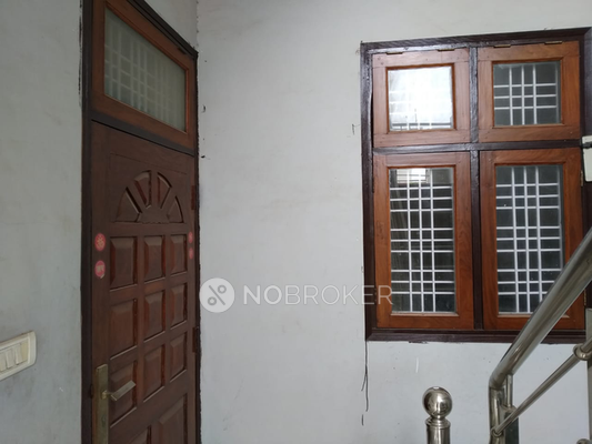 2 BHK Flat In Standalone Building  for Rent  In Sector 36