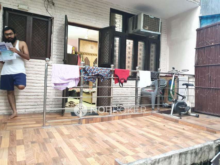 2 BHK Flat For Sale  In Rajinder Nagar