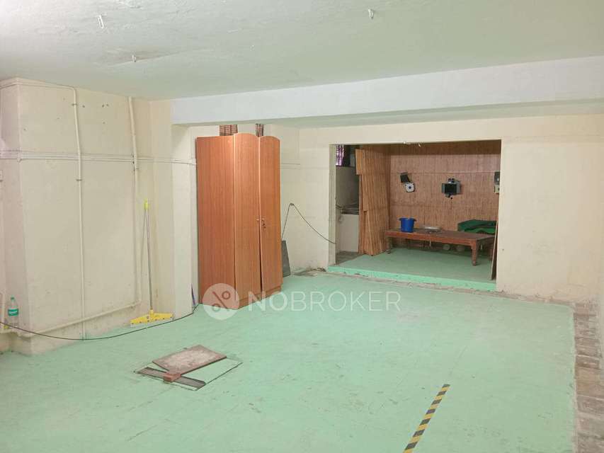 Godown/Warehouse in Chickpet, Bangalore for sale 