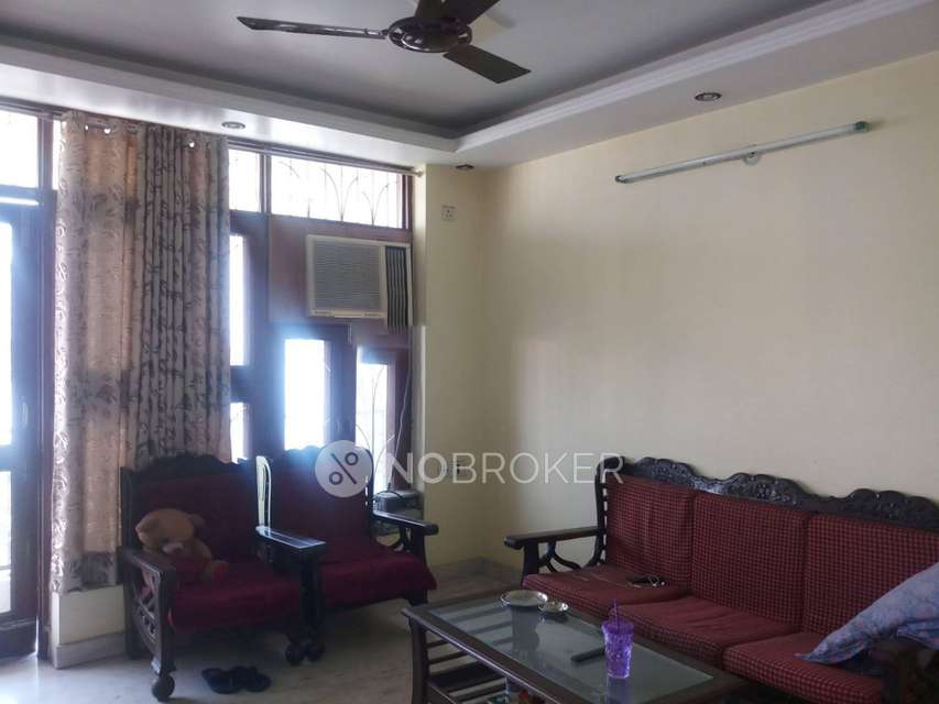 1 RK Flat In Standalone Building  for Rent  In  Laxmi Nagar