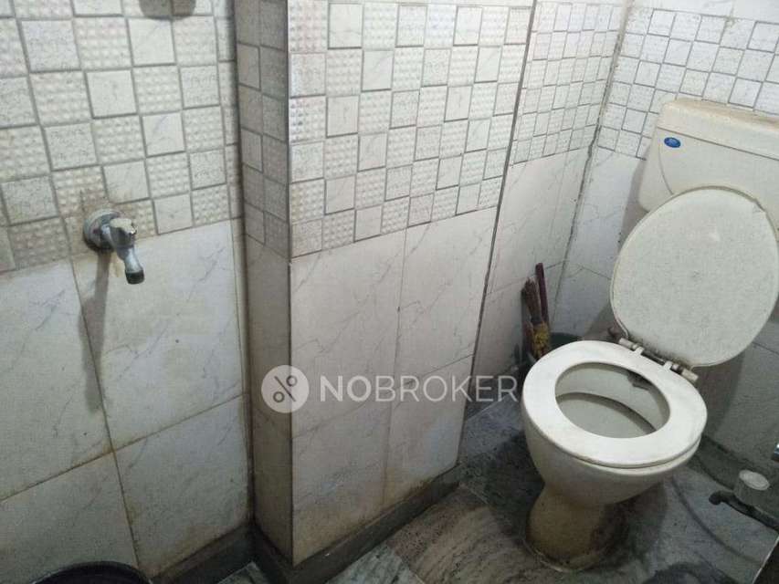 1 BHK Flat In Standalone Building  For Sale  In Shastri Nagar