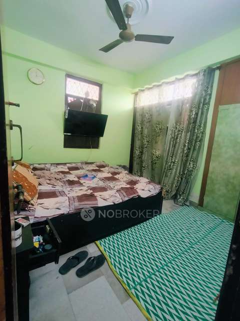 PG for Girls in Shalimar Garden Extension Ii