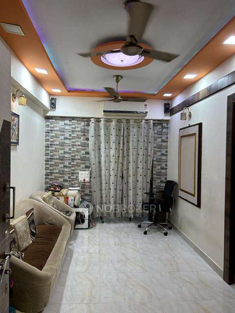 2 BHK Flat In Ishkrupa Building For Sale  In Vile Parle