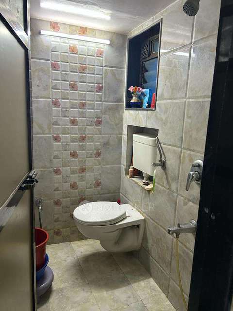 2 BHK Flat In Ishkrupa Building For Sale  In Vile Parle