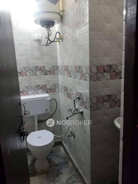 1 BHK Flat In Standalone Building  For Sale  In South Extension Ii