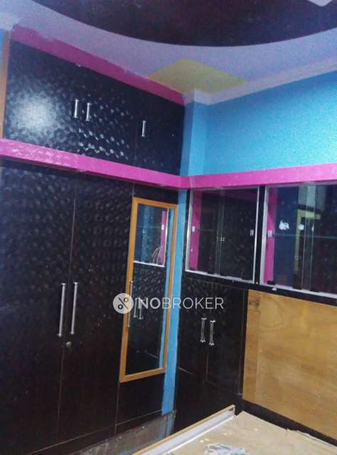 2 BHK Flat For Sale  In Vinod Nagar East