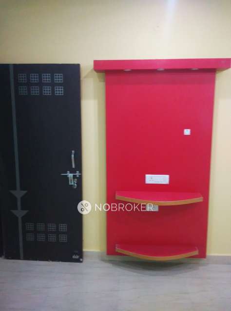 2 BHK Flat For Sale  In Vinod Nagar East