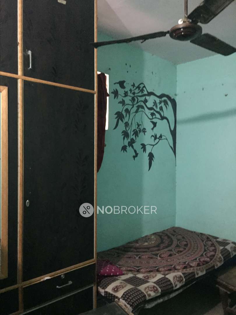 standalone building Laxmi Nagar Rent WITHOUT BROKERAGE Semifurnished