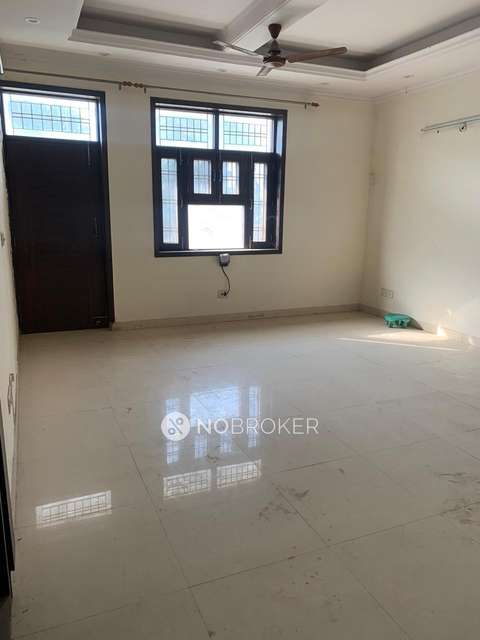 4 BHK Flat For Sale  In Sector 23