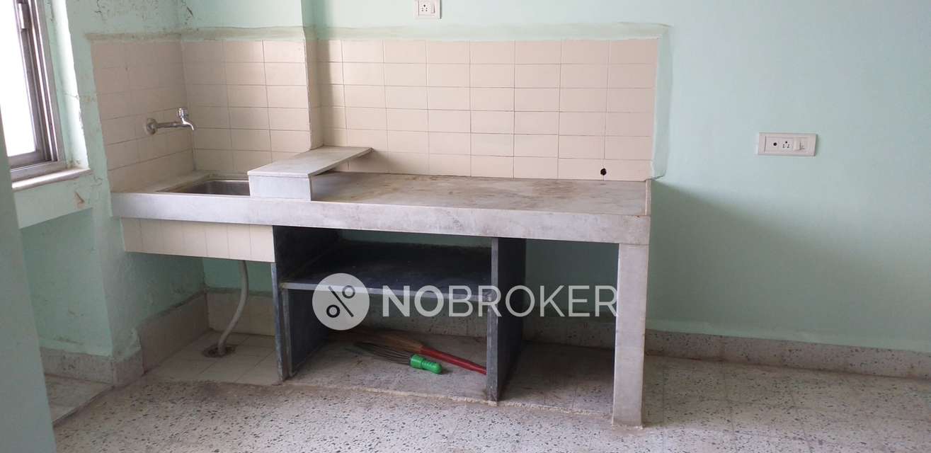 1 RK Flat In Mayfair Marve Queen 2 For Sale  In Kandivali West