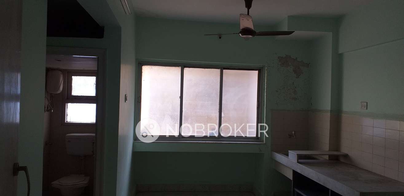 1 RK Flat In Mayfair Marve Queen 2 For Sale  In Kandivali West