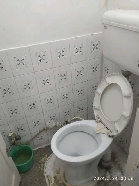 2 BHK Flat In Dda Flat, Vika For Sale  In Vikaspuri