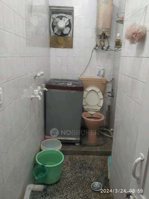 2 BHK Flat In Dda Flat, Vika For Sale  In Vikaspuri