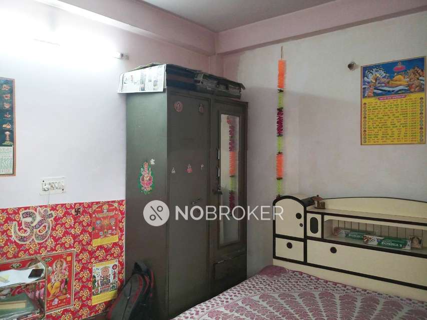 2 BHK Flat In Ambika Appar For Sale  In Dilshad Colony