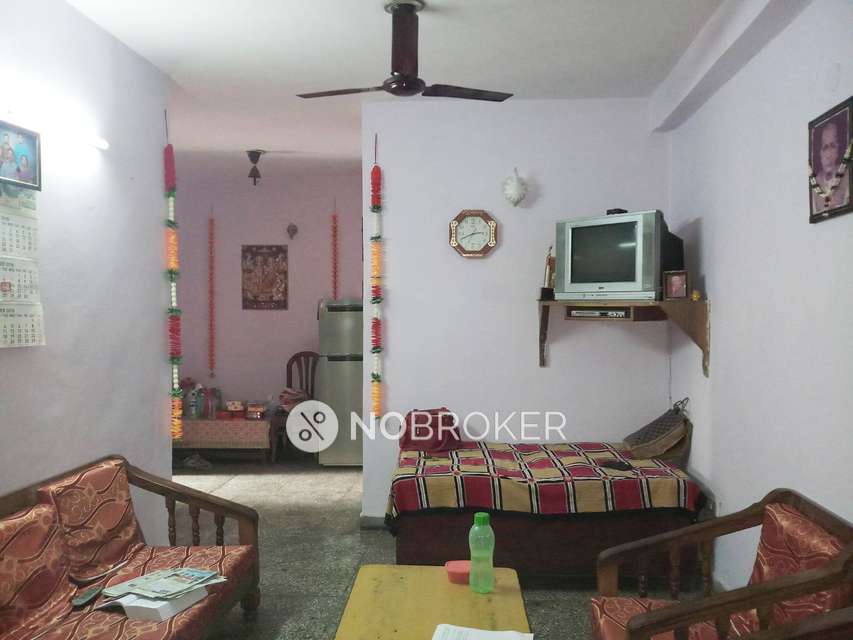 2 BHK Flat In Ambika Appar For Sale  In Dilshad Colony