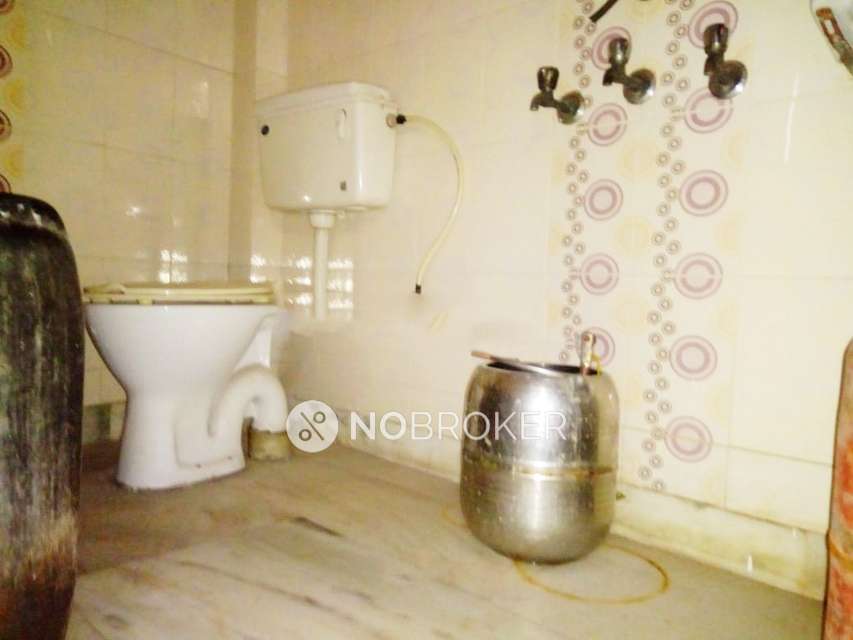 2 BHK Flat In Standalone Buidling For Sale  In Mandawali