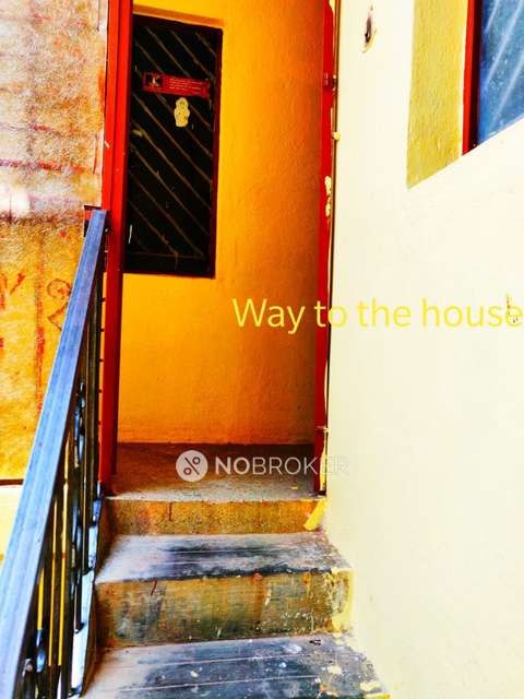 2 BHK Flat In Swathi Apartment For Sale  In Chamrajpet