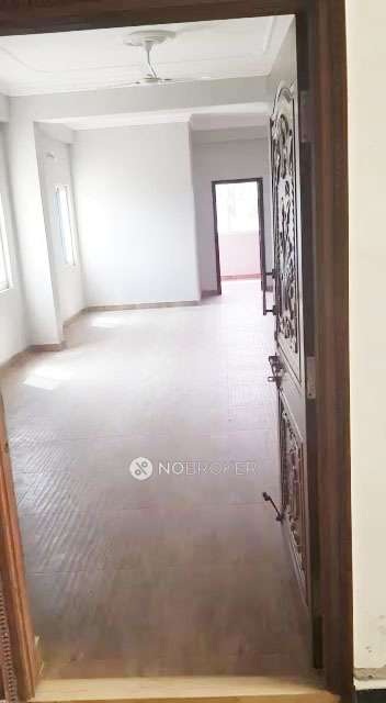 2 BHK Flat In Mahashakthi Nilayam    For Sale  In Madhapur