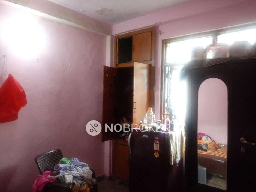 2 BHK Flat In Sb For Sale  In Shalimar Garden Extention 2