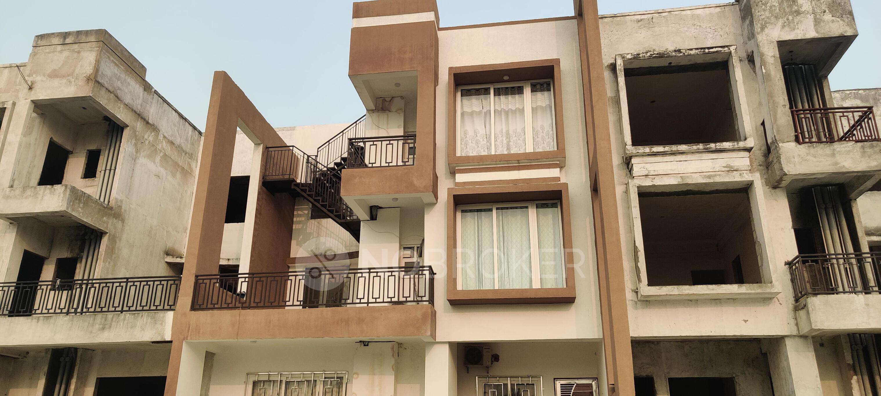 Supertech Golf Suites