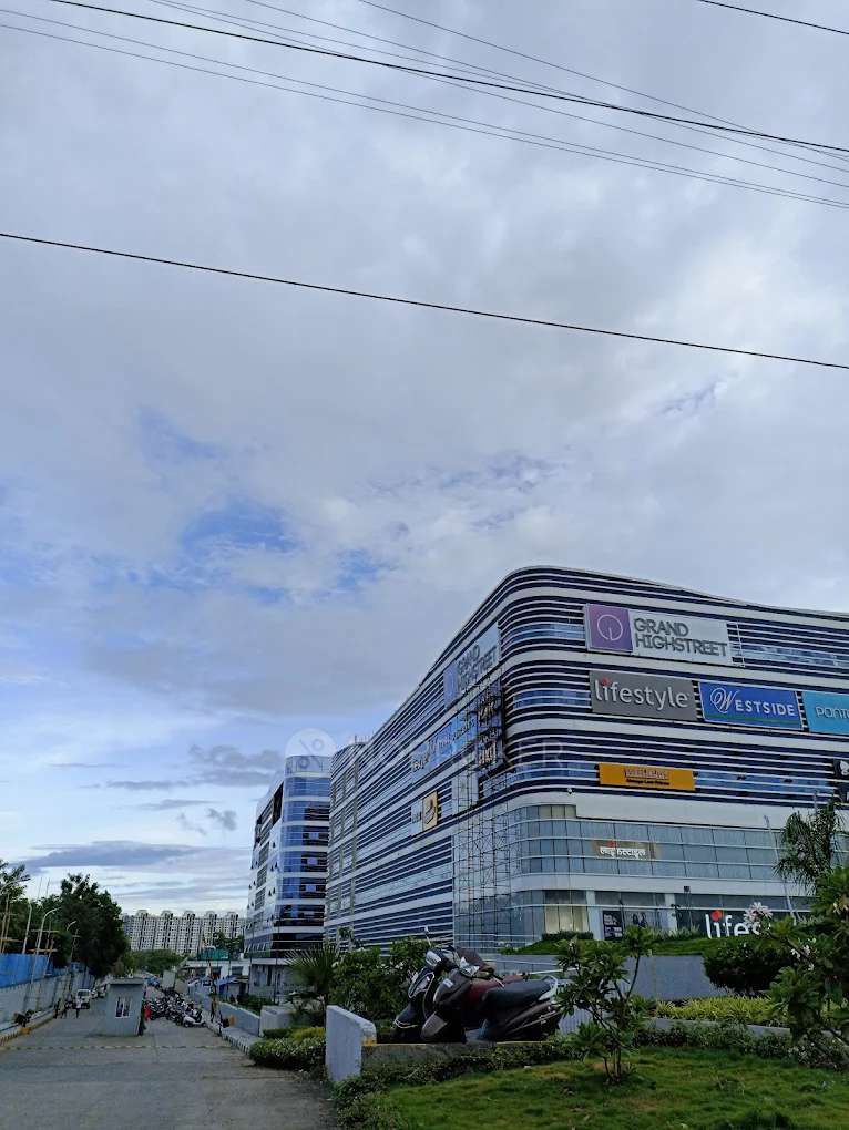 Global Grand Highstreet