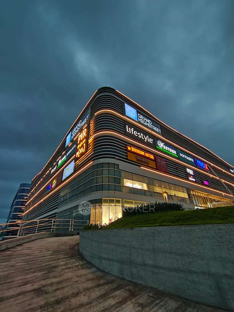 Global Grand Highstreet