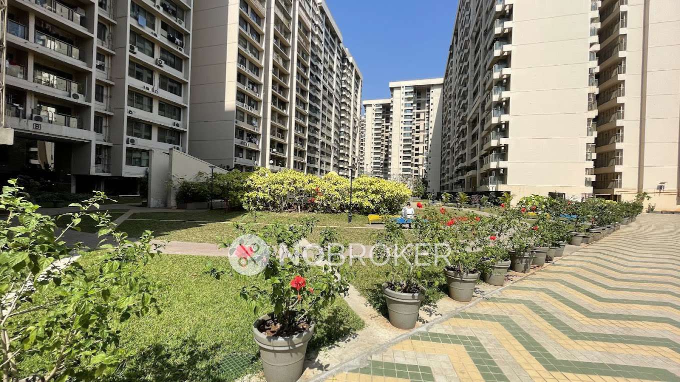 Raheja Vistas CHS H Wing