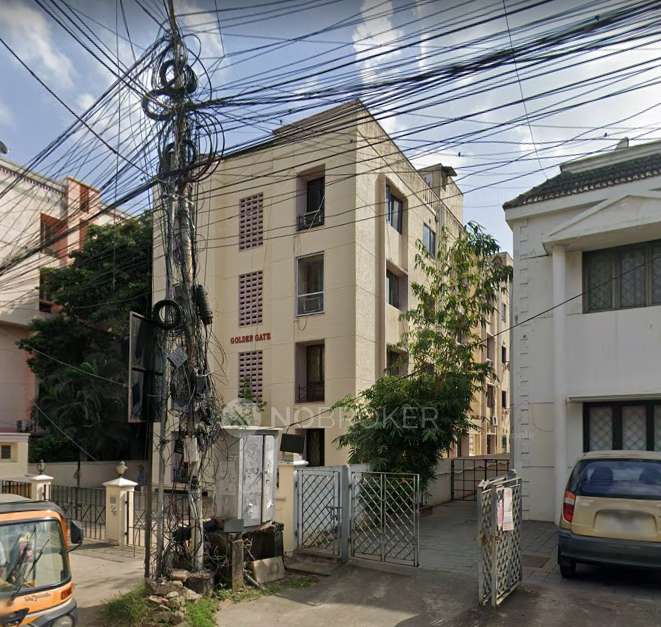 Golden Gate Apartment